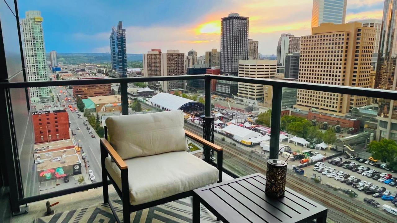 Luxury Downtown Sunset Getaway - Your Home Away From Home - Fully Stocked Kitchen, Gym, Balcony, Free Parking Калгари Экстерьер фото